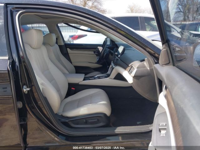 1HGCV3F90JA001832 Honda Accord Hybrid Touring