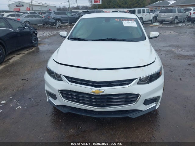 1G1ZD5ST0JF100011 Chevrolet MALIBU LT