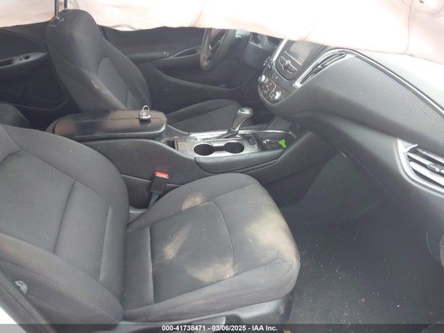 1G1ZD5ST0JF100011 Chevrolet MALIBU LT