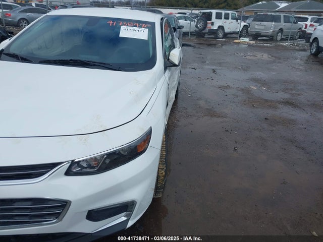1G1ZD5ST0JF100011 Chevrolet MALIBU LT