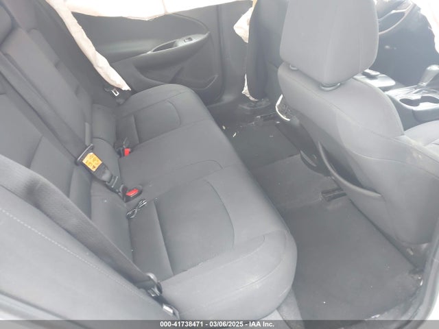 1G1ZD5ST0JF100011 Chevrolet MALIBU LT