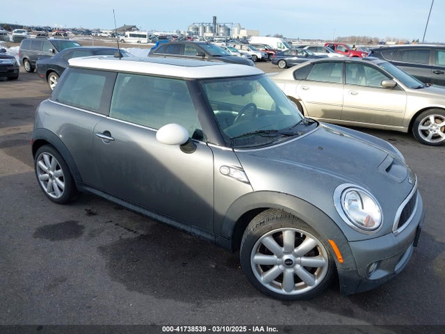 2009 MINI COOPER S WMWMF73589TT95439 Photo 0