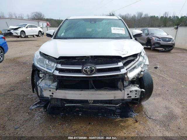 5TDKZRFHXHS523258 Toyota Highlander Xle