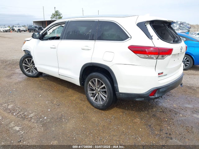 5TDKZRFHXHS523258 Toyota Highlander Xle