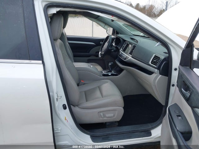 5TDKZRFHXHS523258 Toyota Highlander Xle