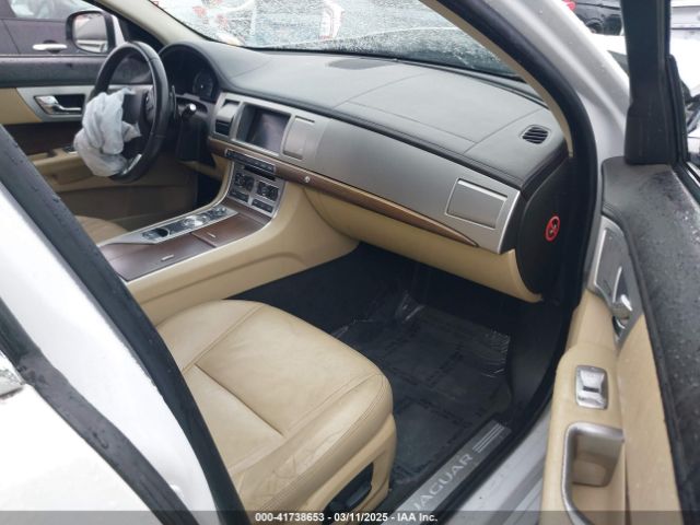 2015 JAGUAR XF SAJWA0FS4FPU87673 Photo 4