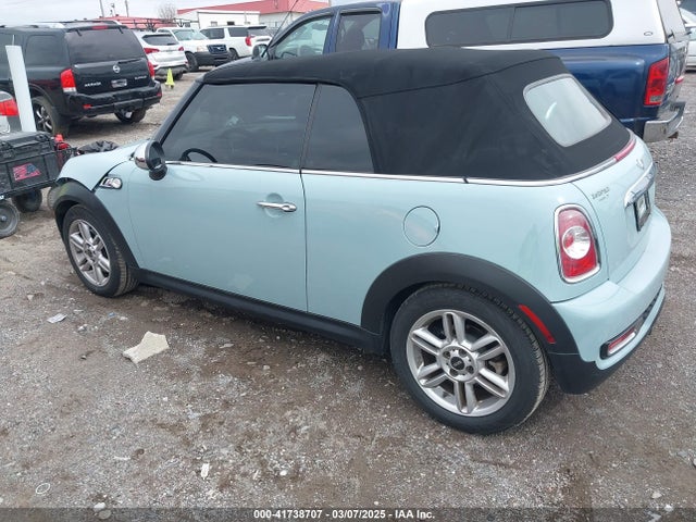 2011 MINI COOPER S WMWZP3C5XBTX84469 Photo 2