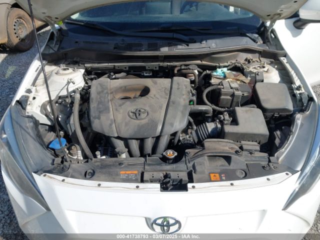 3MYDLBYV5JY300338 Toyota YARIS IA
