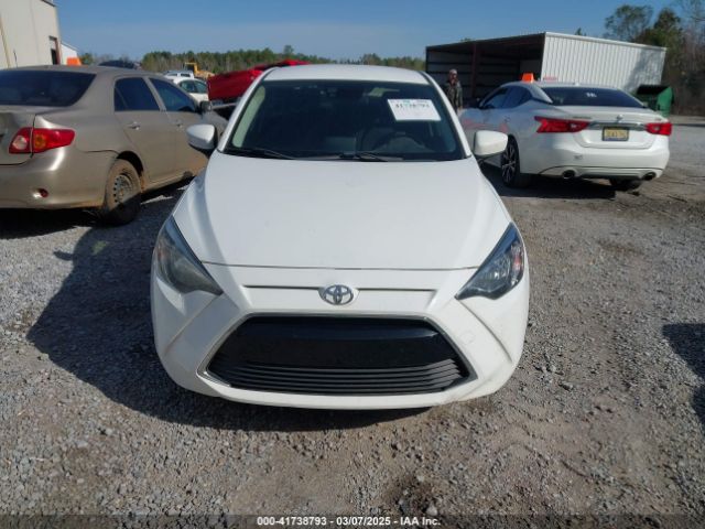 3MYDLBYV5JY300338 Toyota YARIS IA