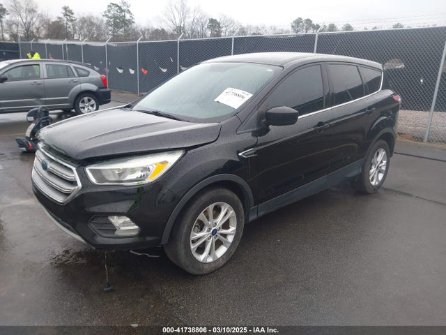 1FMCU0GDXHUC81721 Ford ESCAPE SE