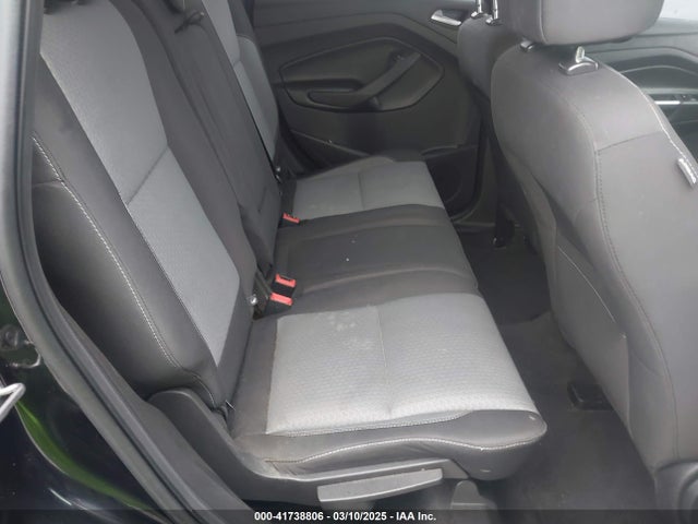 1FMCU0GDXHUC81721 Ford ESCAPE SE