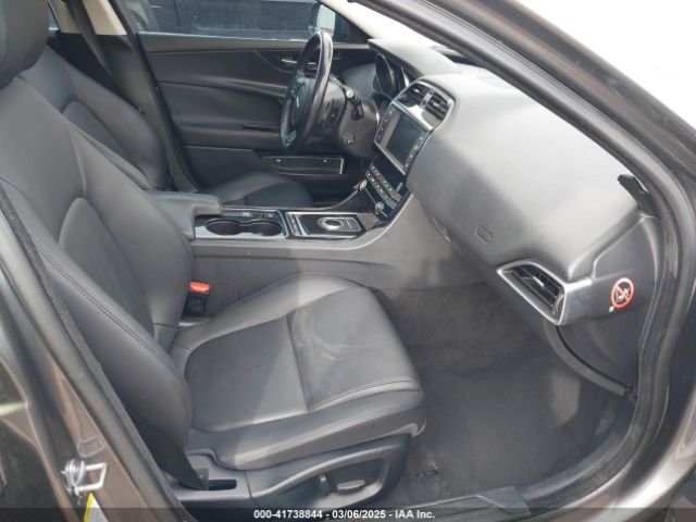 SAJAD4BV2HA971744 Jaguar Xe 35t Premium