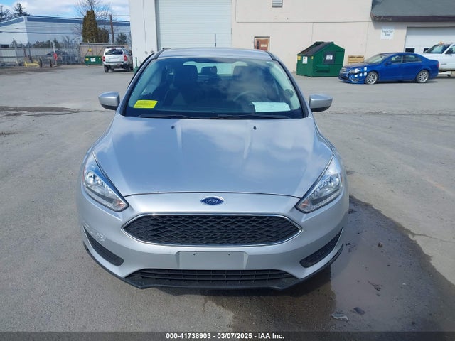 1FADP3K28JL254252 Ford FOCUS SE