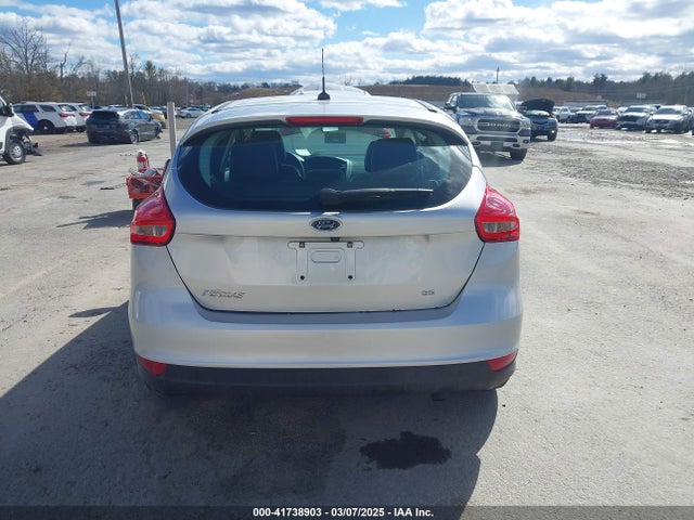 1FADP3K28JL254252 Ford FOCUS SE