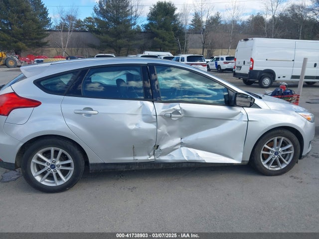 1FADP3K28JL254252 Ford FOCUS SE