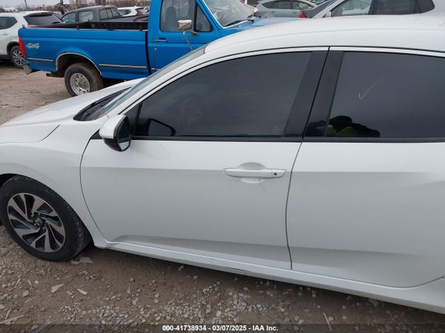 SHHFK7H20HU218776 Honda Civic Lx