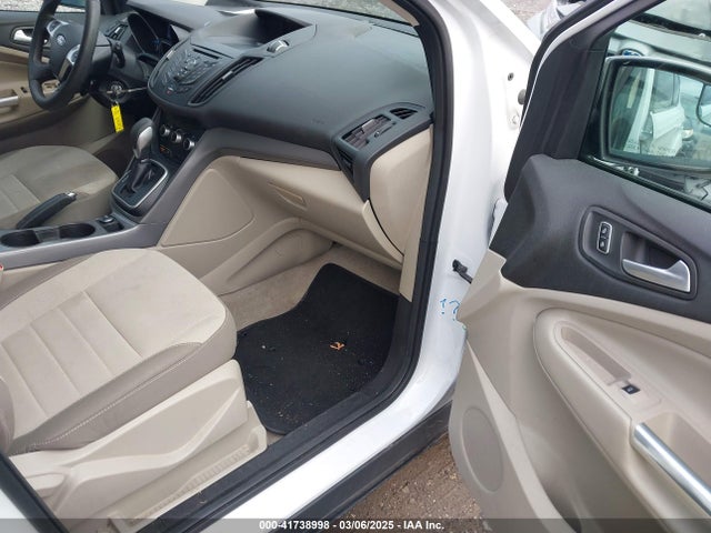 1FMCU9GX9EUA18954 Ford ESCAPE SE