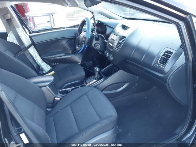 KNAFK5A81H5700241 KIA FORTE LX
