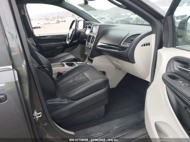 2C4RDGCG7KR754048 Dodge Grand Caravan Sxt