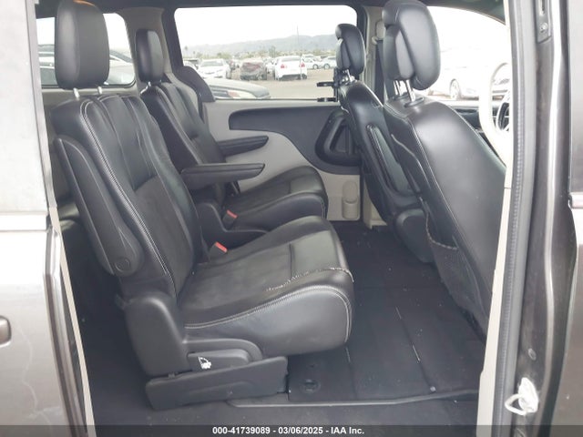 2C4RDGCG7KR754048 Dodge Grand Caravan Sxt