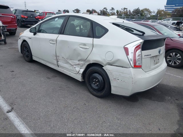 JTDKN3DU9F0467225 Toyota Prius Two