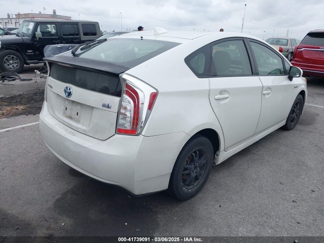 JTDKN3DU9F0467225 Toyota Prius Two