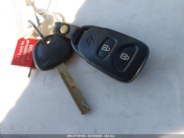KMHCT4AE8GU043215 Hyundai ACCENT SE