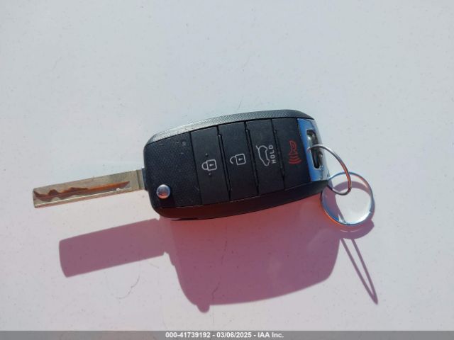 5XYPGDA58GG137610 KIA Sorento 3.3l Lx
