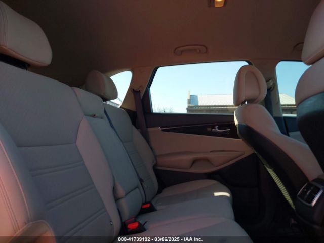 5XYPGDA58GG137610 KIA Sorento 3.3l Lx