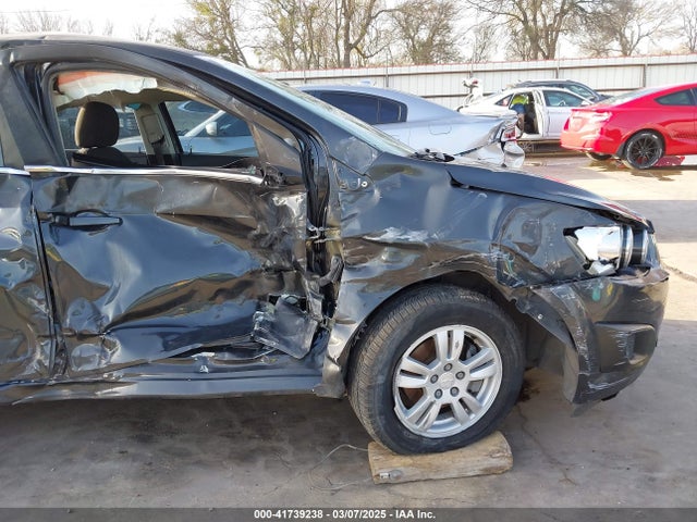 1G1JC5SB1F4128426 Chevrolet Sonic Lt Auto