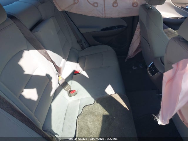 1G1ZE5ST8HF189639 Chevrolet MALIBU 1LT