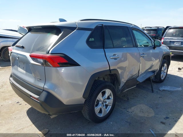 2T3W1RFV0MW104858 Toyota Rav4 Xle