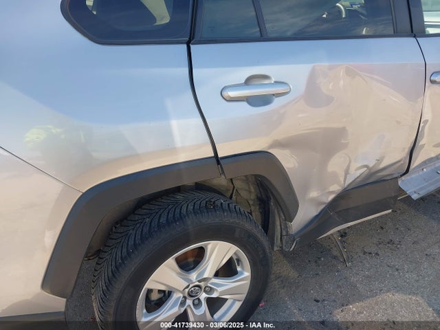 2T3W1RFV0MW104858 Toyota Rav4 Xle