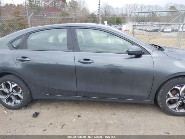 3KPF24ADXKE093682 KIA Forte Lxs