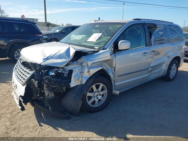 2010 Chrysler Town & Country Touring მანქანა იყიდება აუქციონზე, vin: 2A4RR5D12AR155776, აუქციონის ნომერი: 41739471