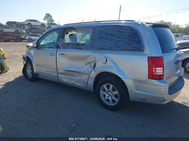 2010 Chrysler Town & Country Touring მანქანა იყიდება აუქციონზე, vin: 2A4RR5D12AR155776, აუქციონის ნომერი: 41739471