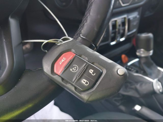 2021 JEEP WRANGLER UNLIMITED 1C4HJXDM9MW577585 Photo 10