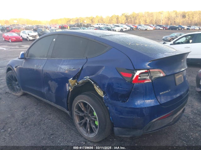 2021 TESLA MODEL Y 5YJYGDEE0MF066727 Photo 2