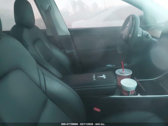 2021 TESLA MODEL Y 5YJYGDEE0MF066727 Photo 4