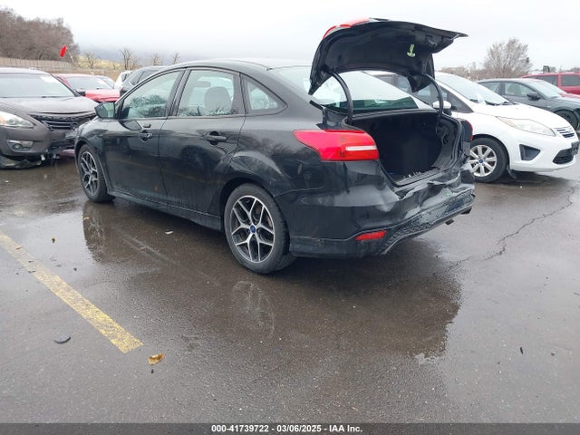 1FADP3F22FL240476 Ford FOCUS SE