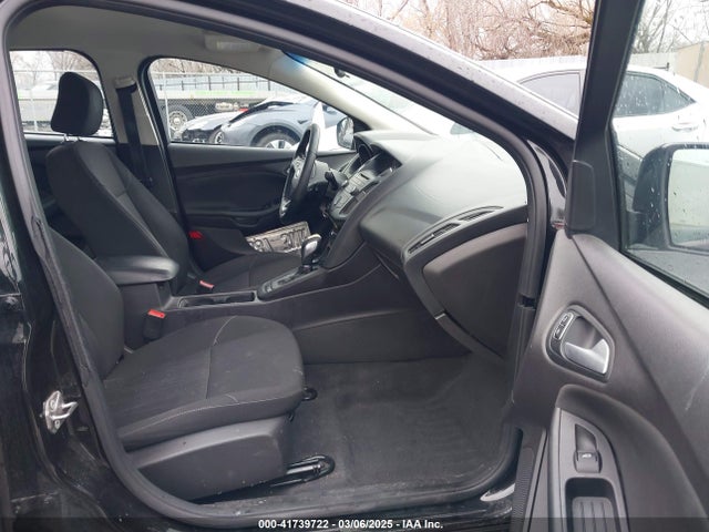1FADP3F22FL240476 Ford FOCUS SE