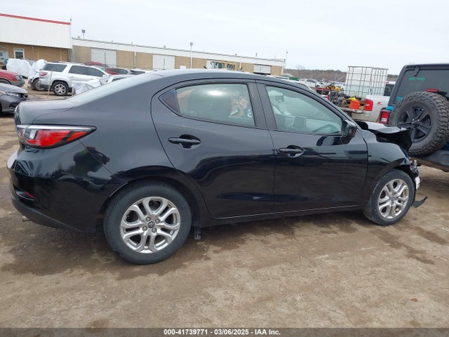 3MYDLBYV4HY149552 Toyota YARIS IA