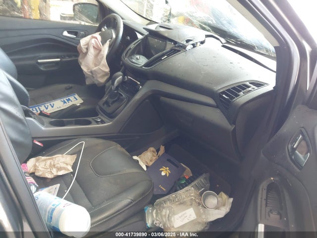 1FMCU9G93GUA33373 Ford ESCAPE SE