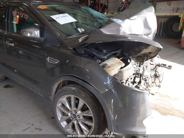 1FMCU9G93GUA33373 Ford ESCAPE SE