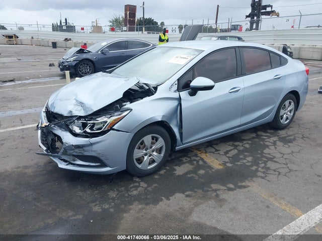 Chevrolet Cruze Ls Auto 2017 1G1BC5SM6H7204262 Image 2