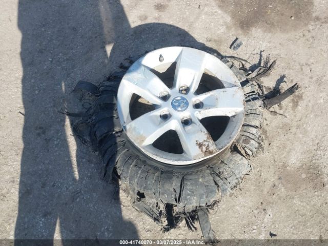 1C6RR7KG9HS764758 RAM 1500 Express  4x4 5'7 Box