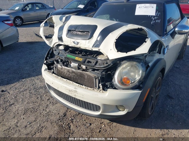 2010 MINI COOPER S WMWMS3C57ATY08721 Photo 5