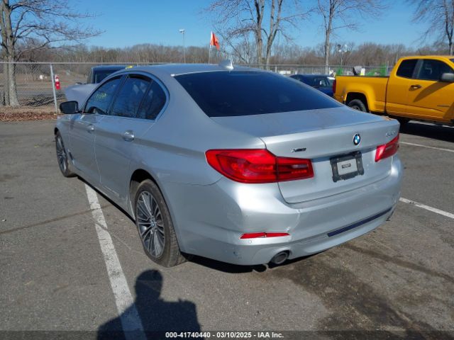 2019 BMW 530I WBAJA7C59KG909704 Photo 2