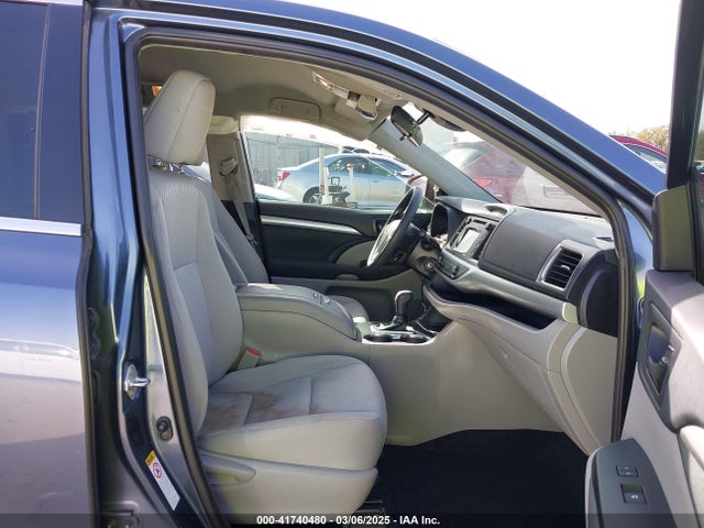 5TDZZRFH6KS341675 Toyota Highlander Le
