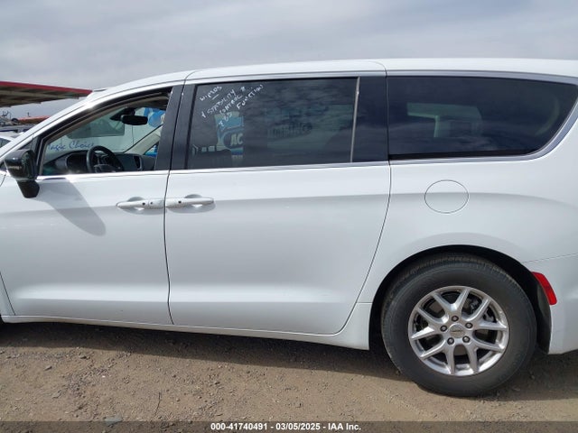 Chrysler Pacifica Touring L 2024 2C4RC1BG6RR129748 Image 14